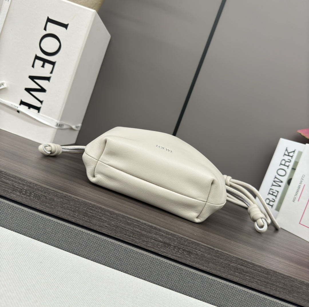 Medium Flamenco purse in mellow nappa lambskin