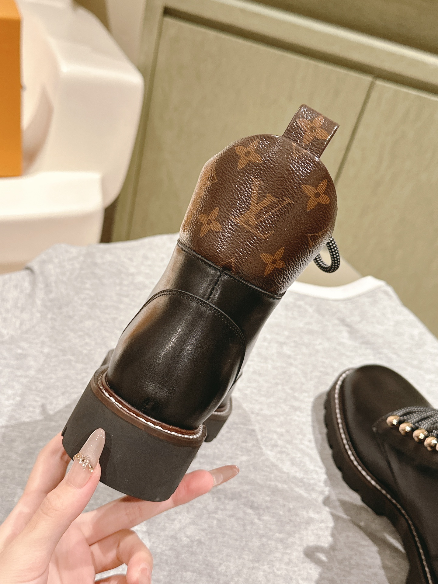 LV-Martin Boots in Black