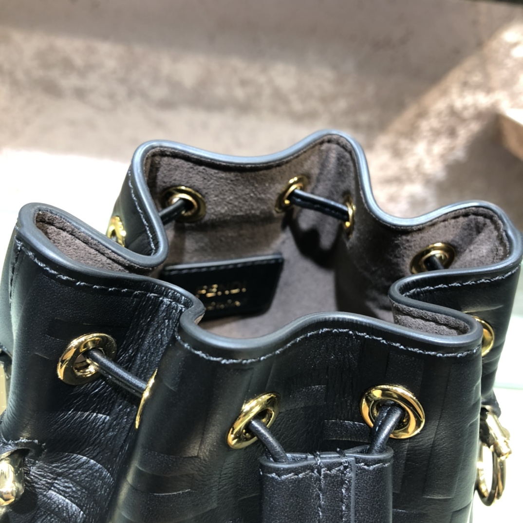 FENDI-Calfskin FF Logo Bucket Bag-Black