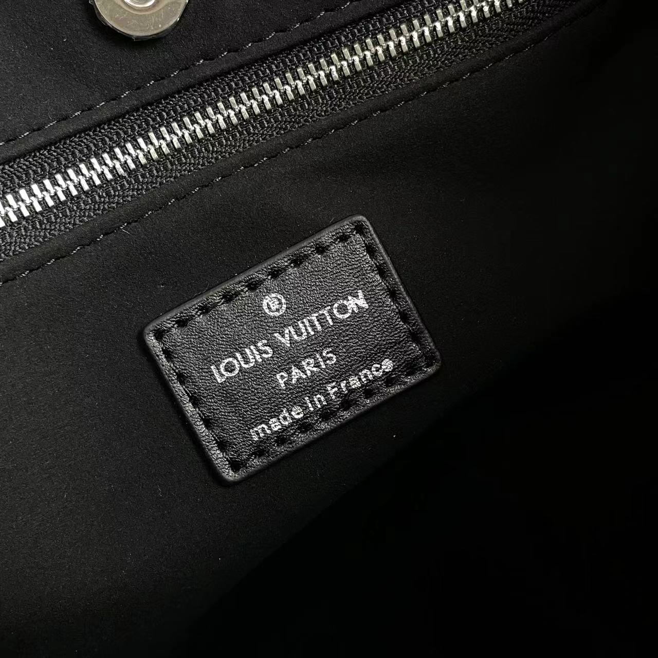 Louis Vuitton M24861 CarryAll PM Cargo Black