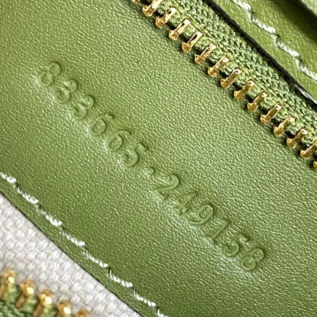 Gucci 73 small bucket bag