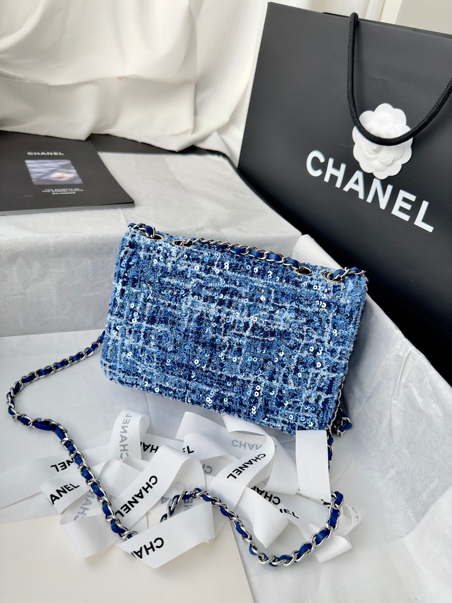 Sequin chain bag-blue