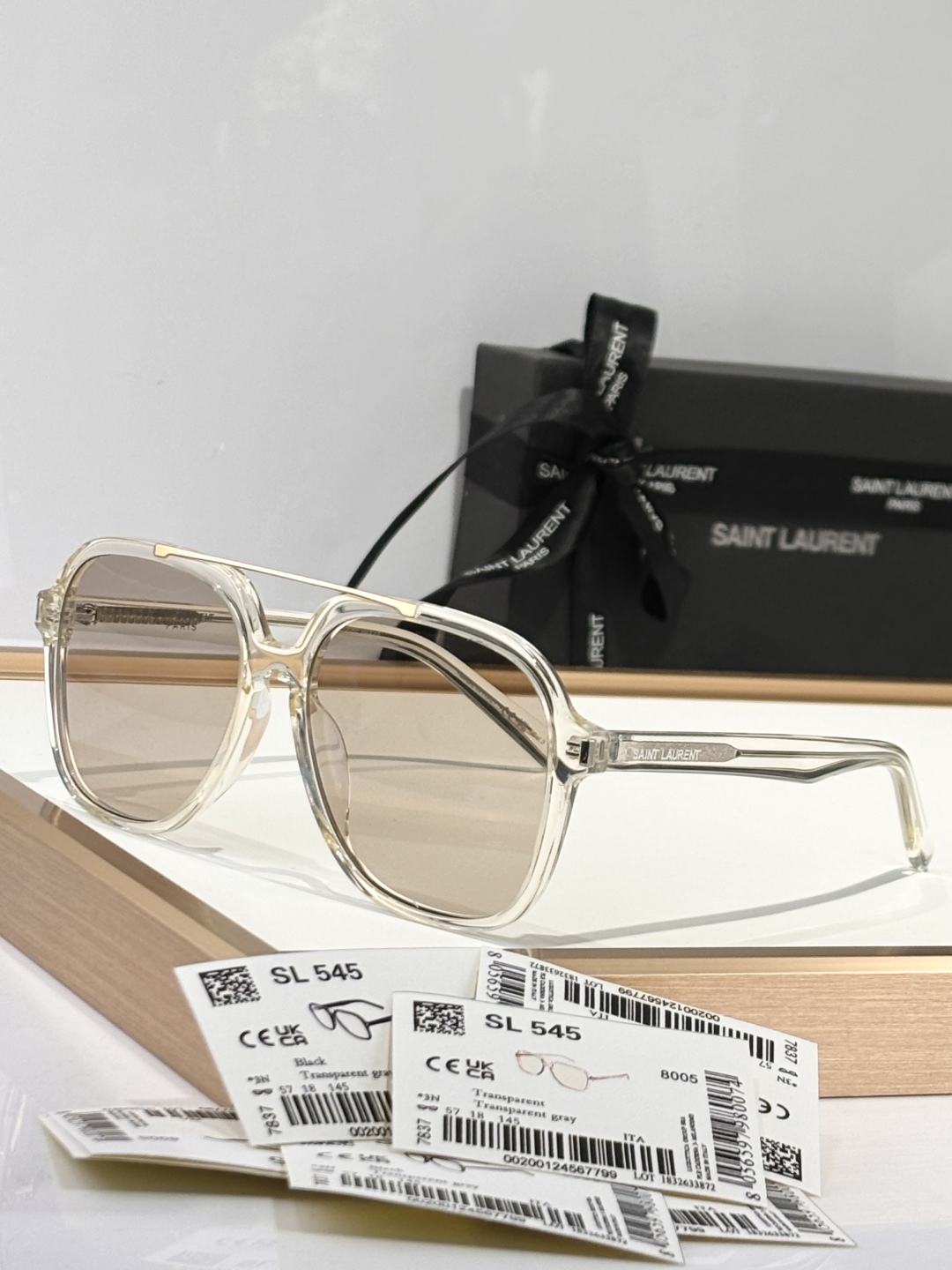 SAINT LAURENT – Model SL545