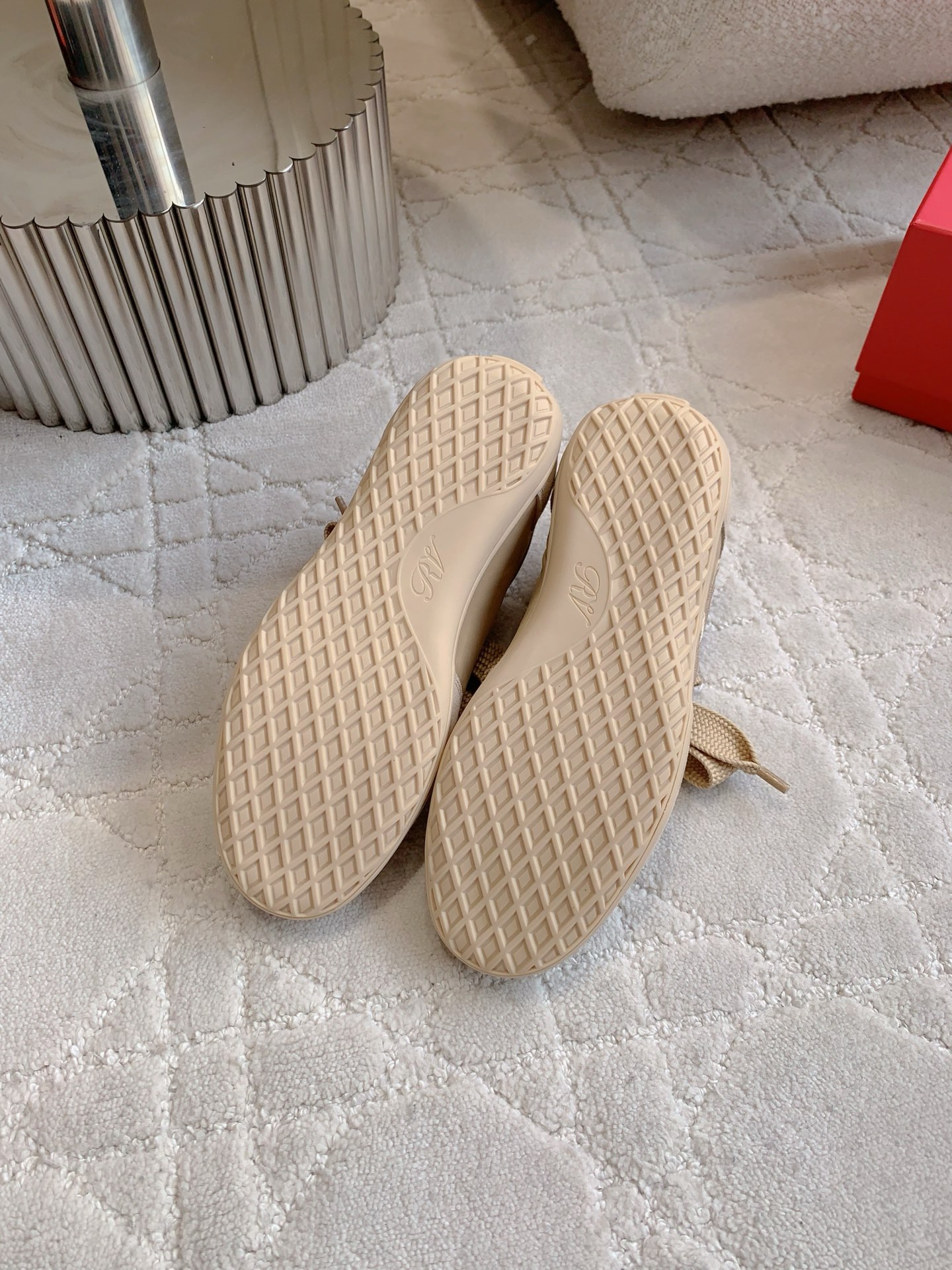 Roger vivier Low Sneakers in suede Beige