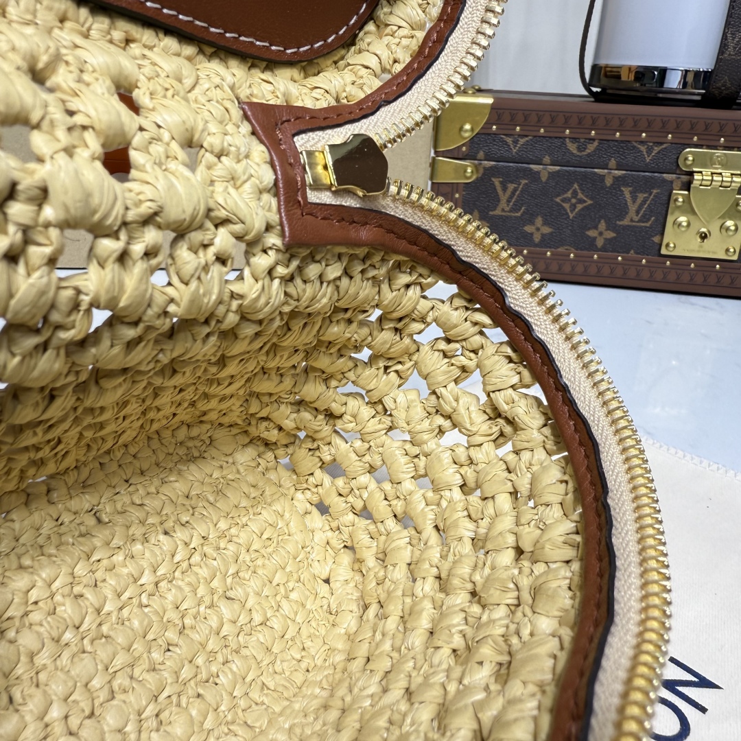 Louis Vuitton M14303 Vanity Chain Pouch