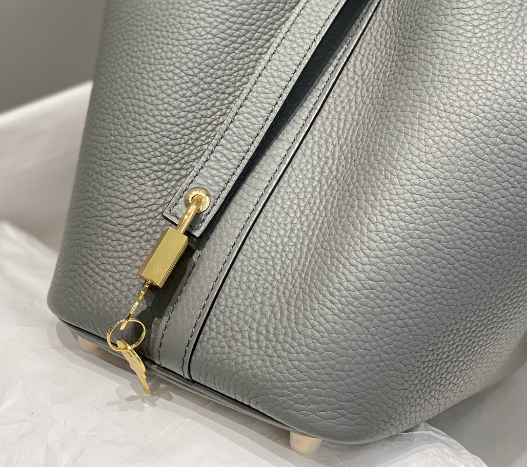 𝑷𝒊𝒄𝒐𝒕𝒊𝒏 𝒍𝒐𝒄𝒌 cumulonimbus ash