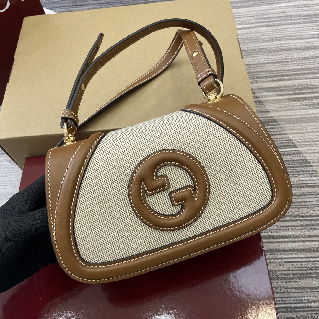 Gucci Blondie top handle bag