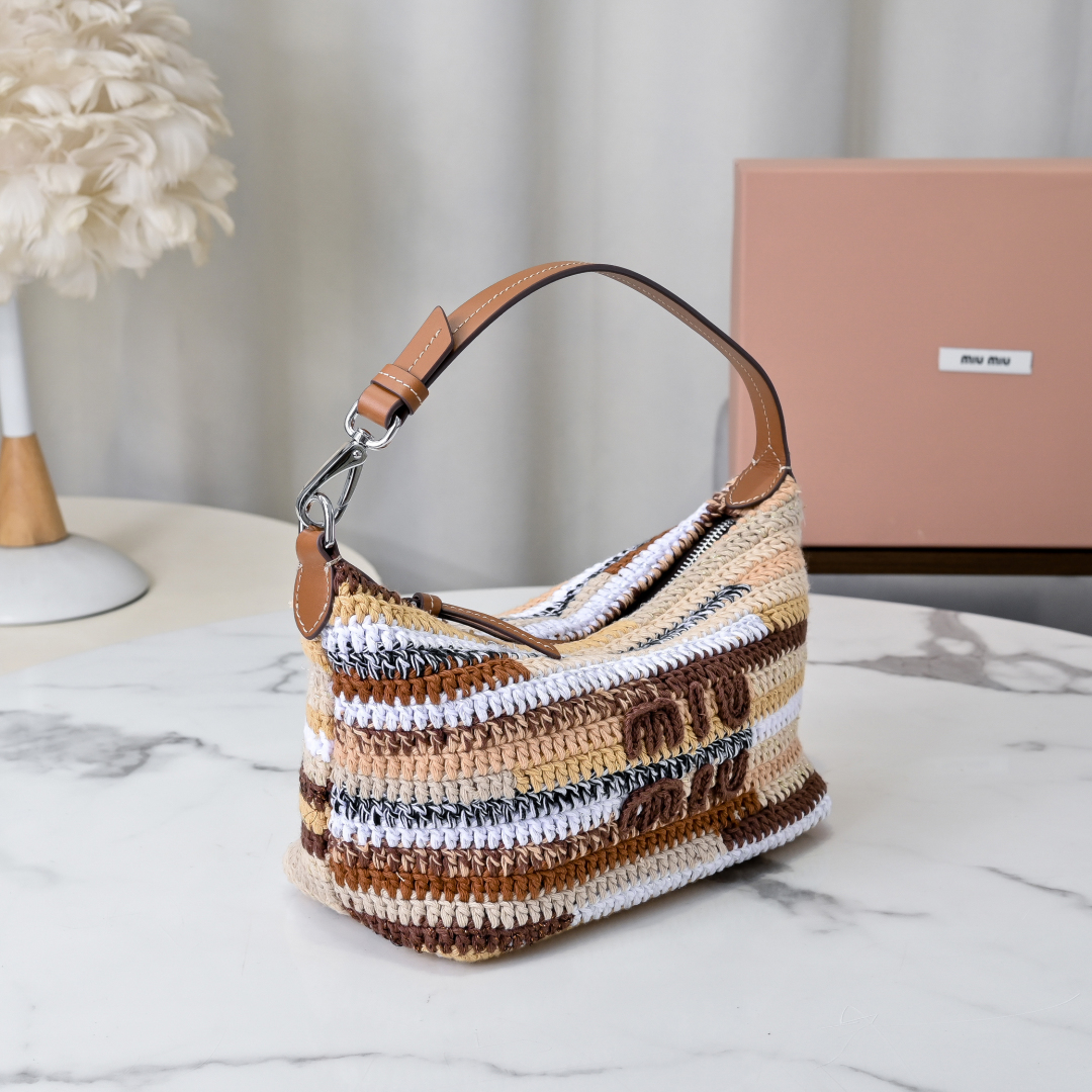 Miumiu-5NE841 unchbox Bag