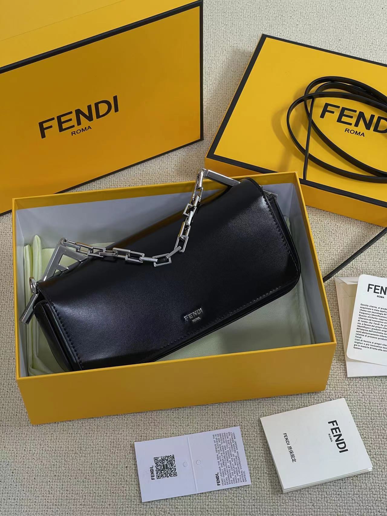 FENDI-First Sight clutch-Black
