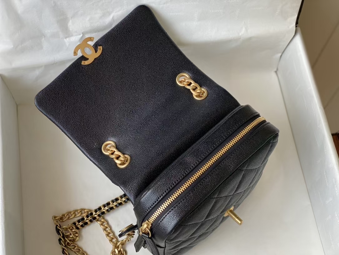 𝗖𝗛𝗔𝗡𝗘𝗟 22P retro black backpack