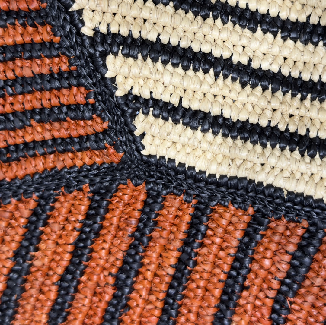 LOEWE Puzzle Raffia Bag – Honey Gold