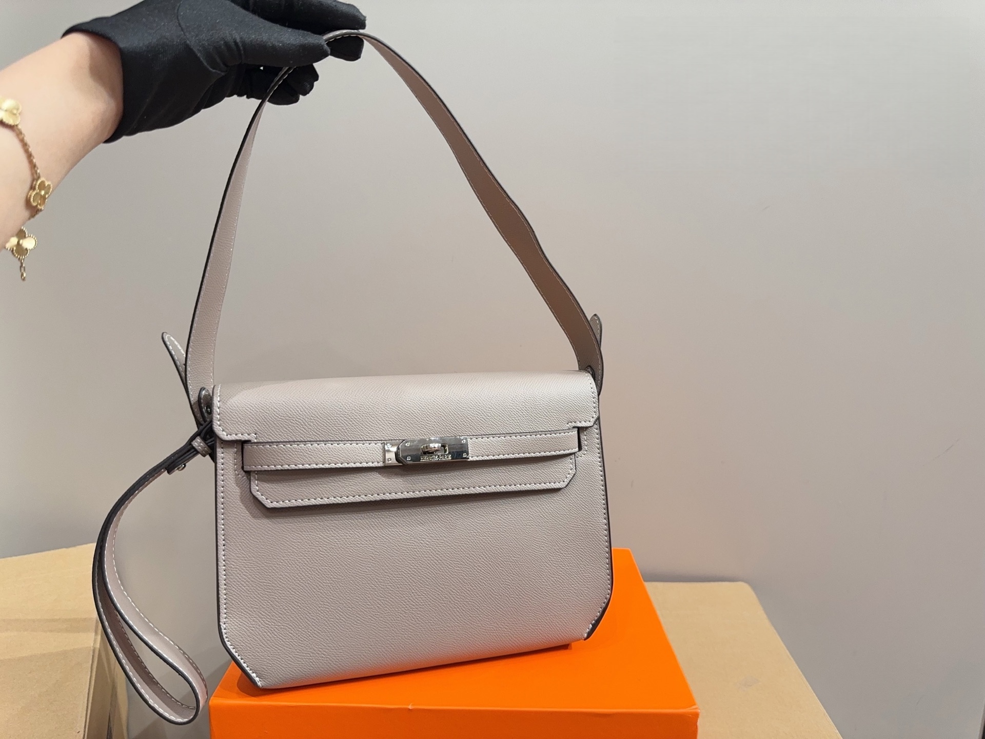 Hermès Kelly Dépêches pouch