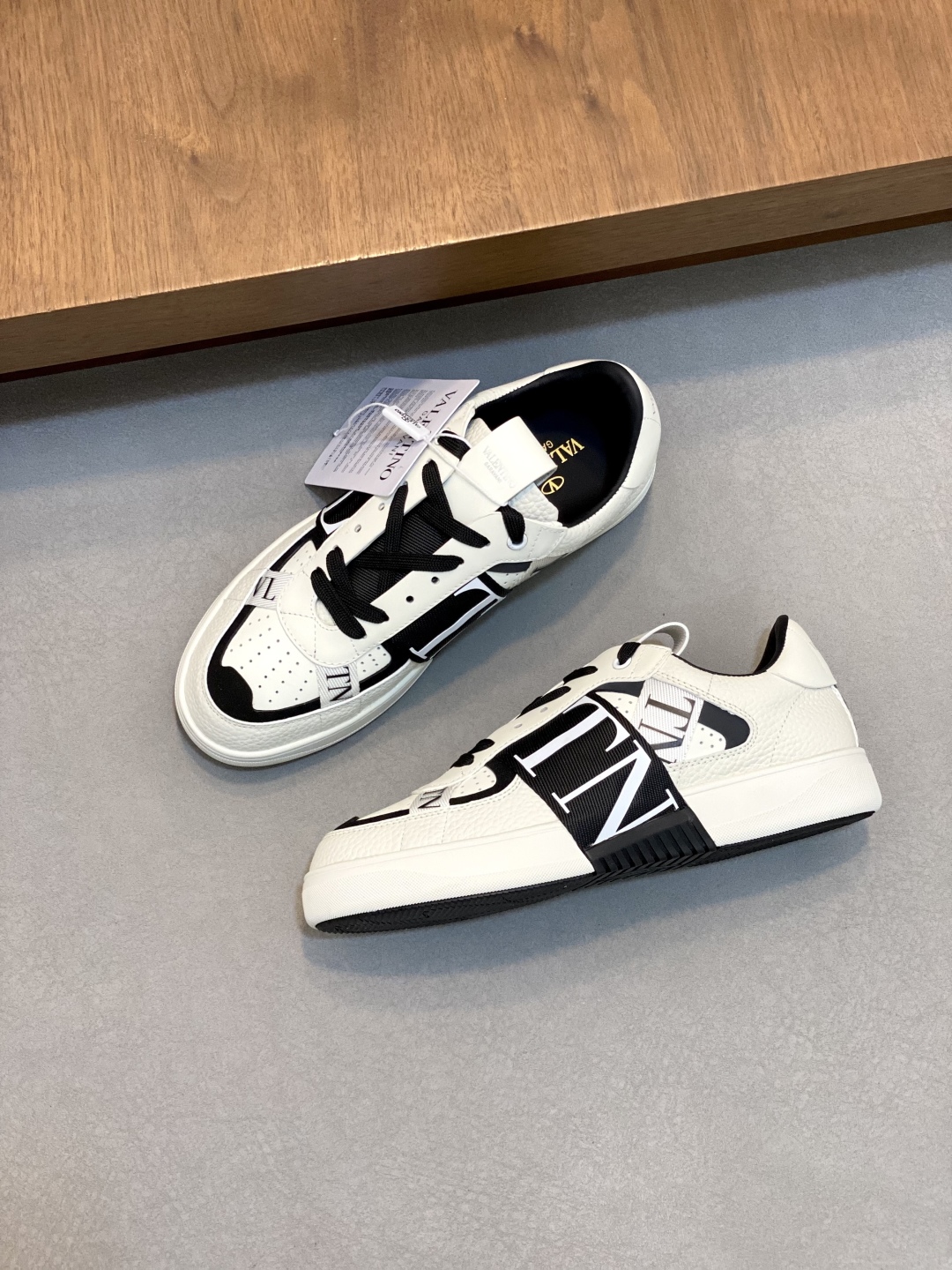 Valentino New Arrival 🆕 Sport Casual Shoes