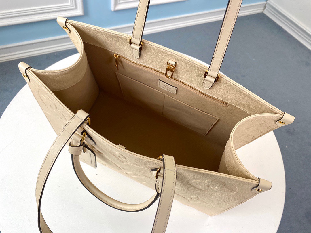 Louis Vuitton OnTheGo MM M46531 Crème Beige