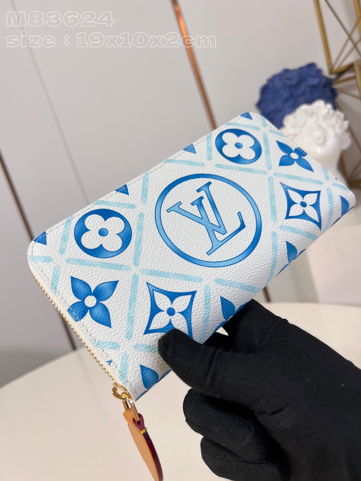 LOUIS VUITTON By The Pool Zippy Wallet M83624