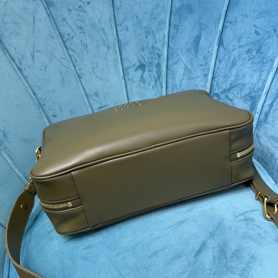 Miu Miu-Leather Beau bag-Olive green