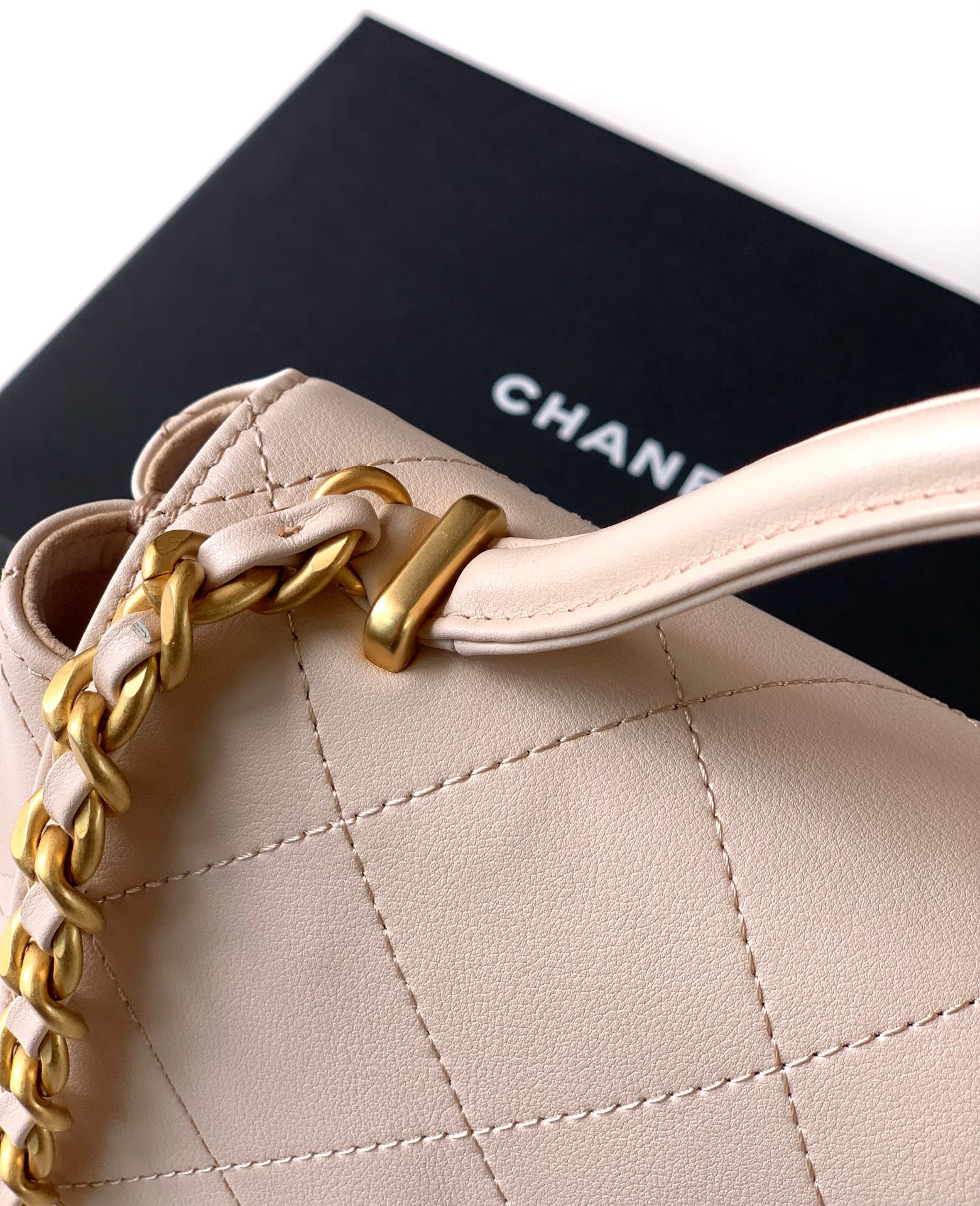 Chanel 25S Light Beige