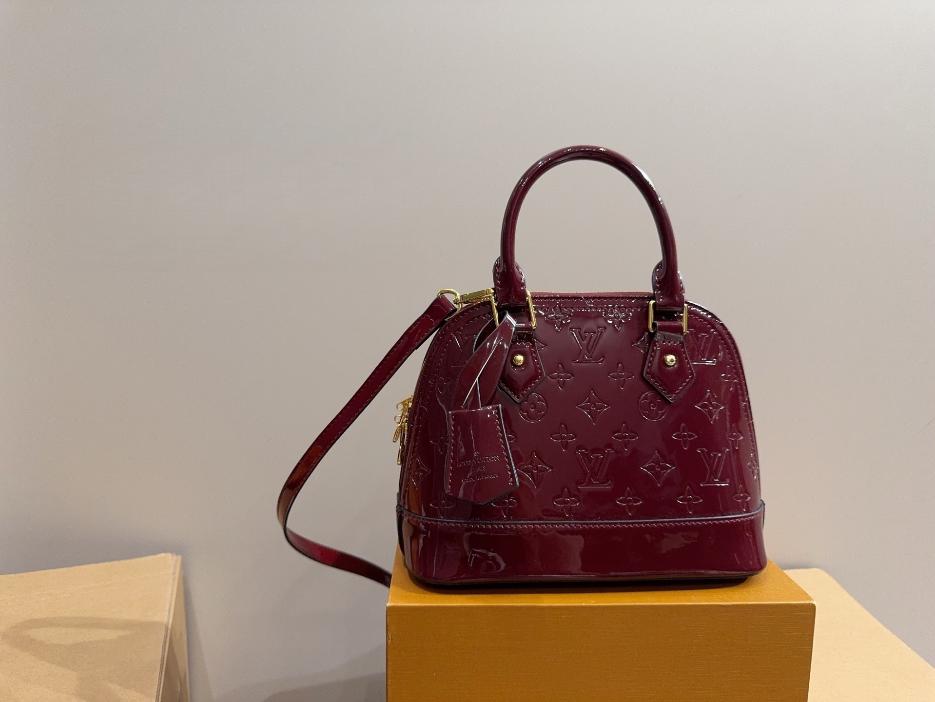 Louis Vuitton Vernis Shell Bag