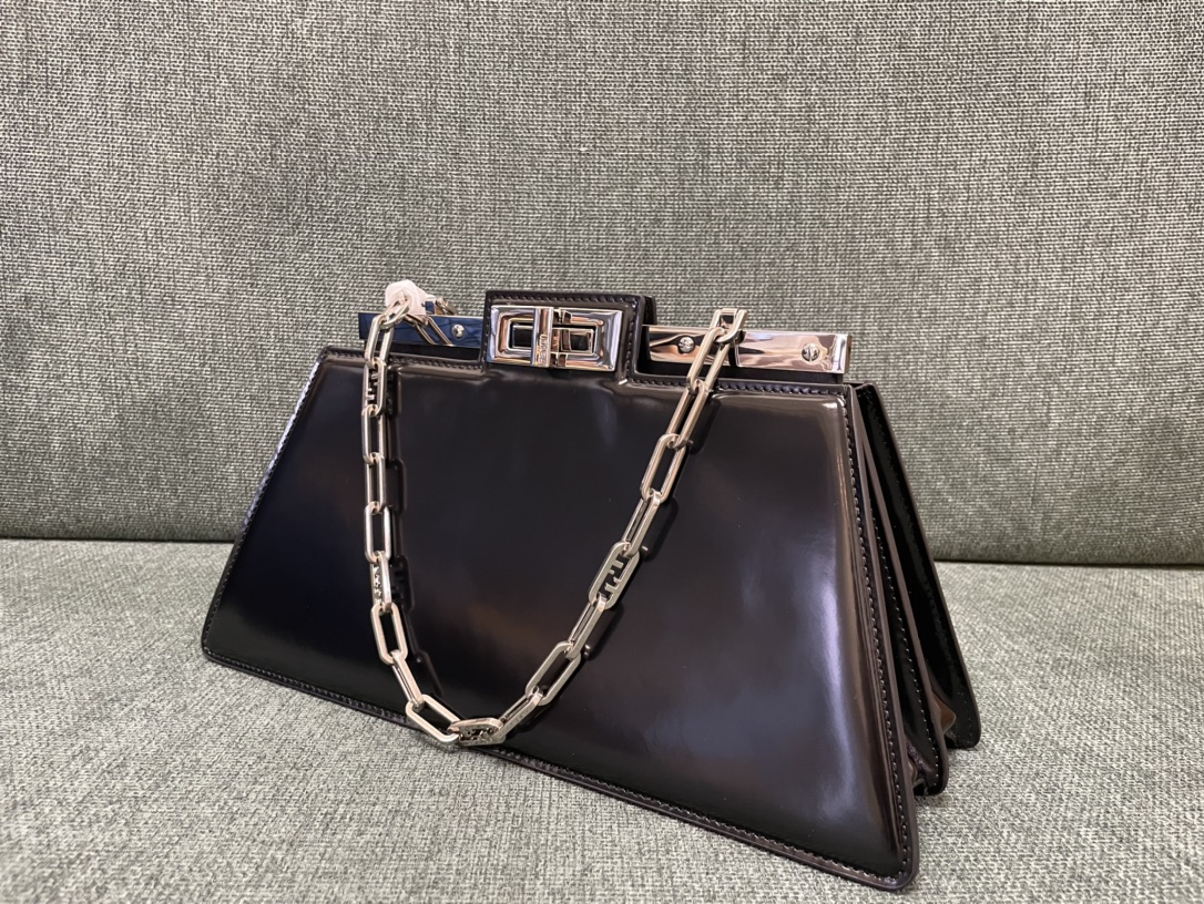 FENDI-2023 Peekaboo Cut bag