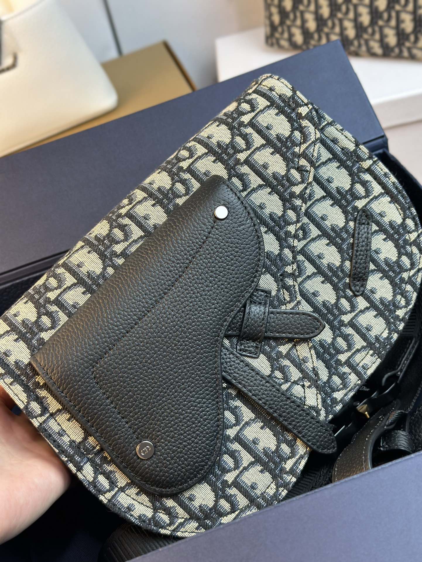 Saddle Messenger Bag