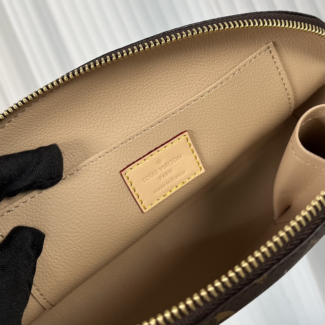 LV Cosmetic Pouch MM