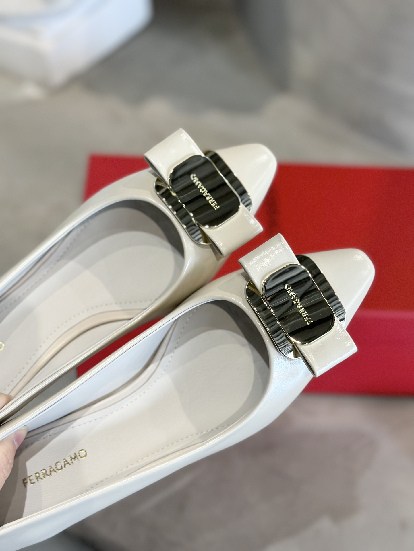 Bow Pointed-toe Low Heel Shoes