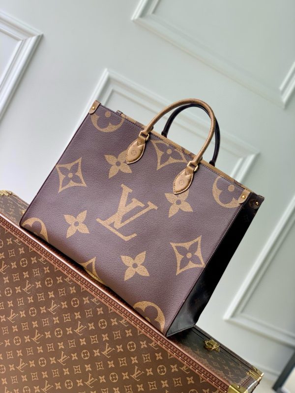 Louis Vuitton M46823 OnTheGo Voyage Monogram Reverse