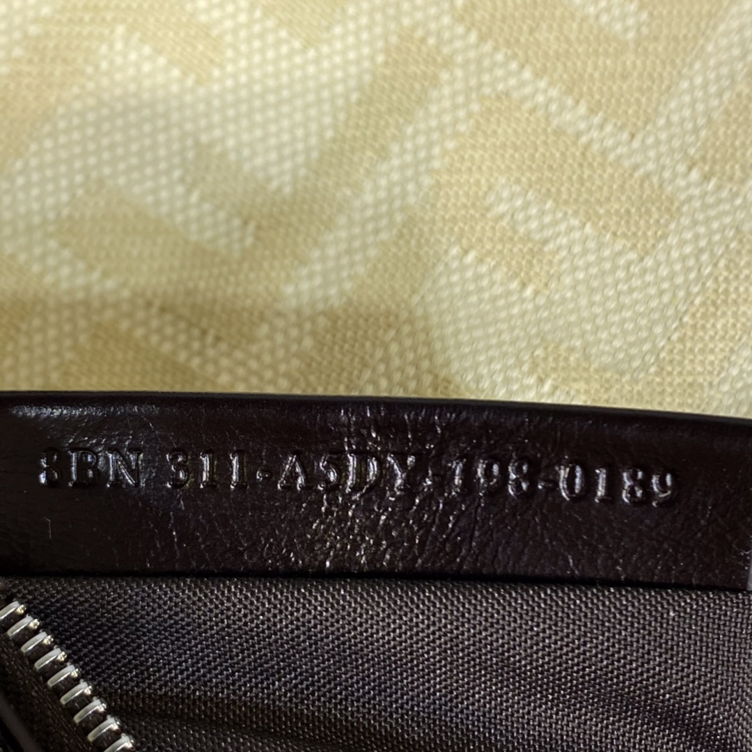 FENDI-1288F Baguette Bag-white