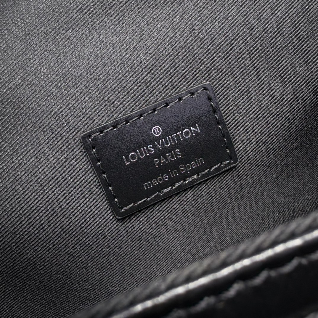 LV M13989 Cargo Wearable Wallet