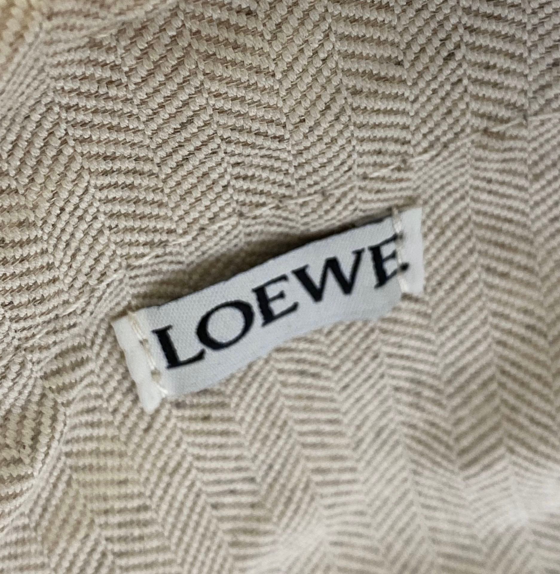 Loewe-062251A- Straw bag