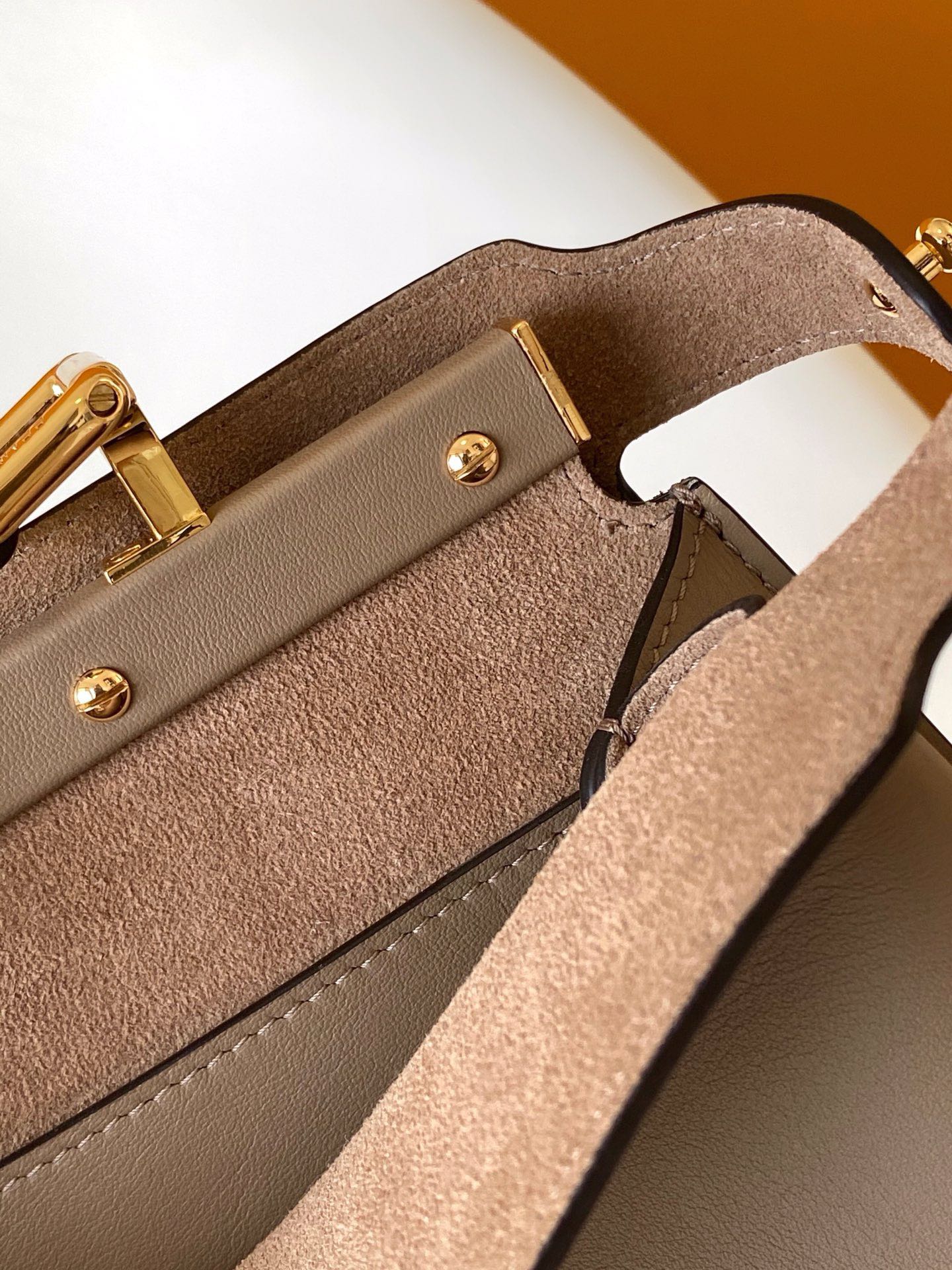 FENDI Peekaboo Soft Medium Bag