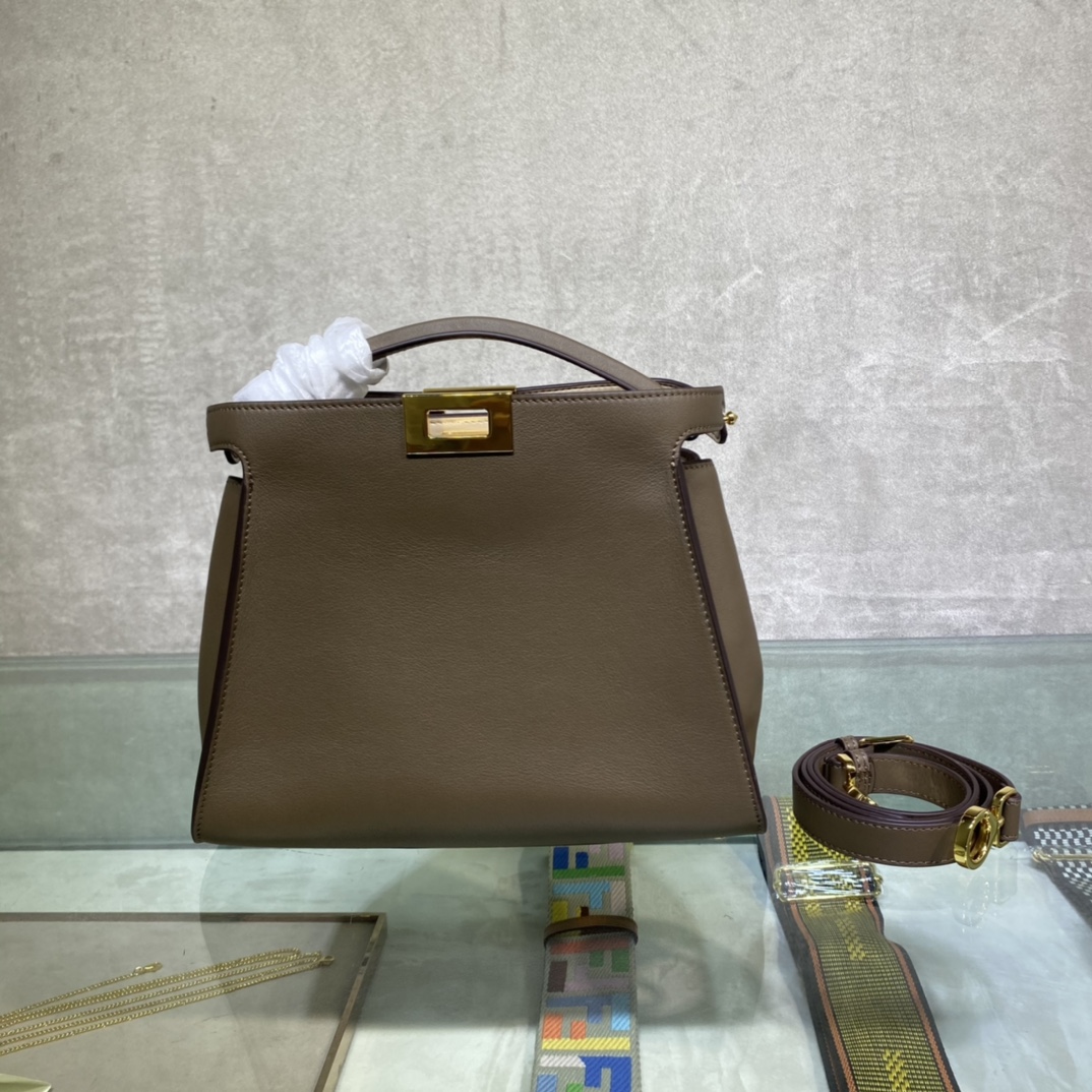 FENDI-Peekaboo Essentially-Brown