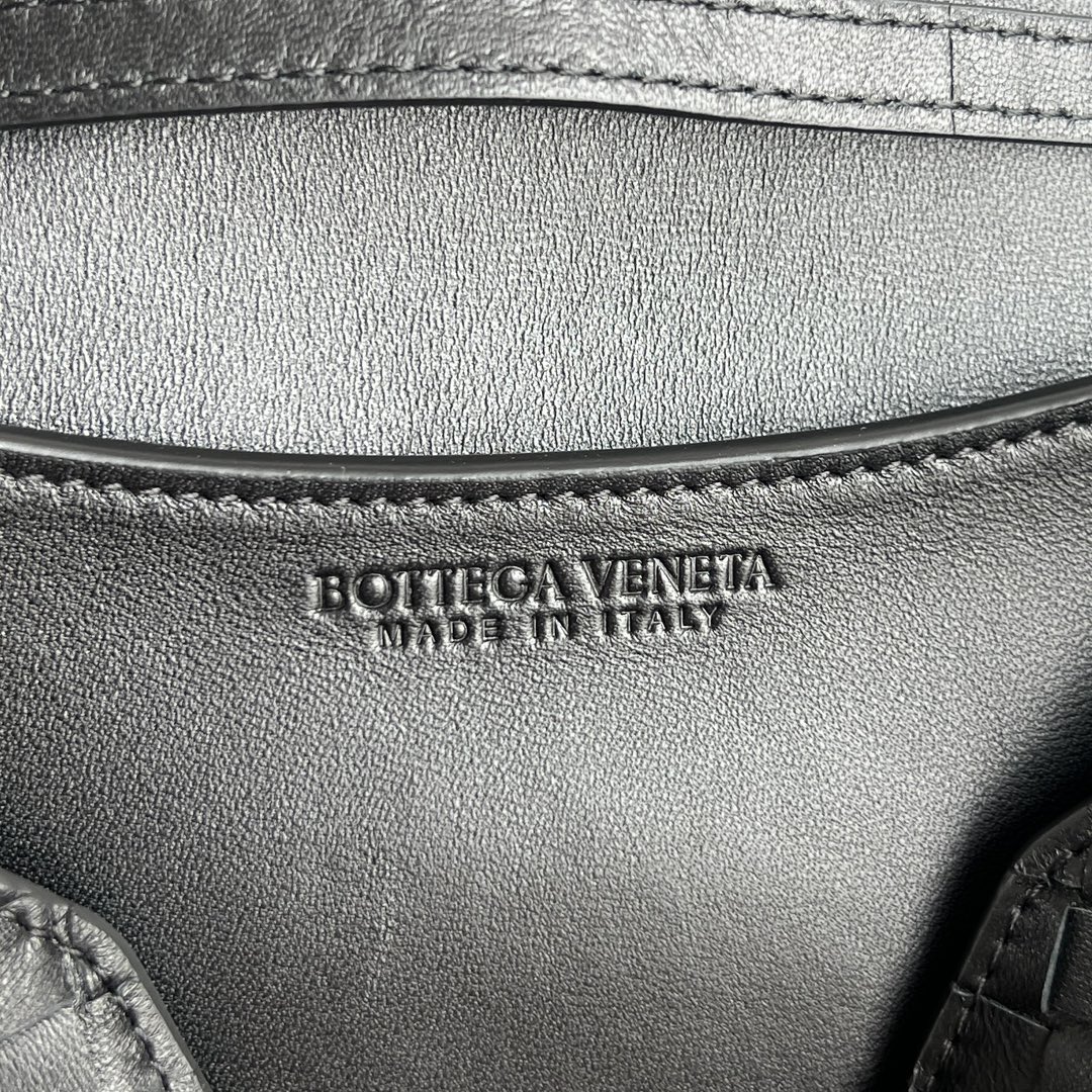 Bvlgari Knot Lock Crossbody Bag 817191 – 2025 Early Spring Collection