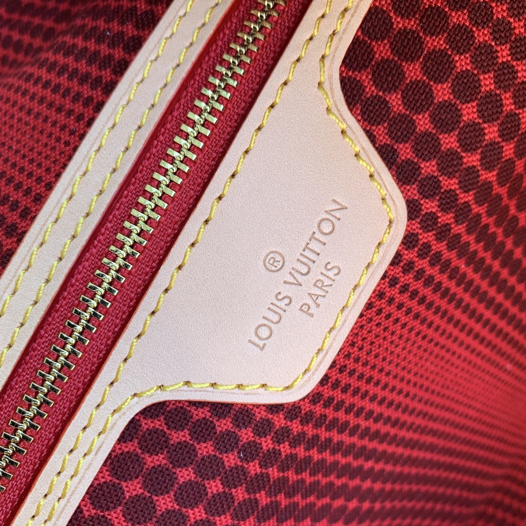 Louis Vuitton M46381 LV x YK Neverfull MM