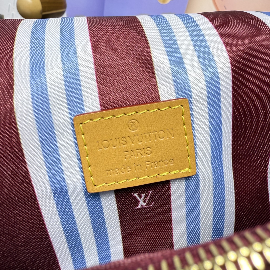 LV M14686 Steamer Wearable Wallet