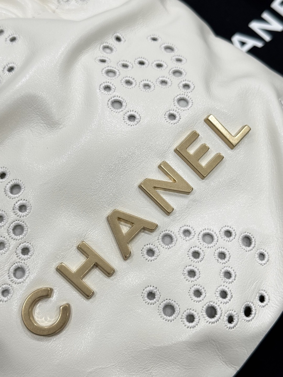 Chanel 25P White Mini Coco Handle