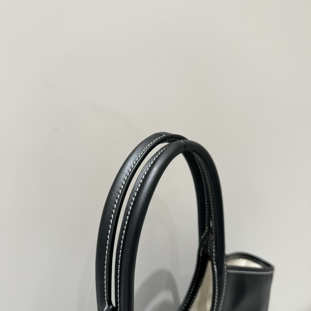 Miu Miu Ivy tote bag