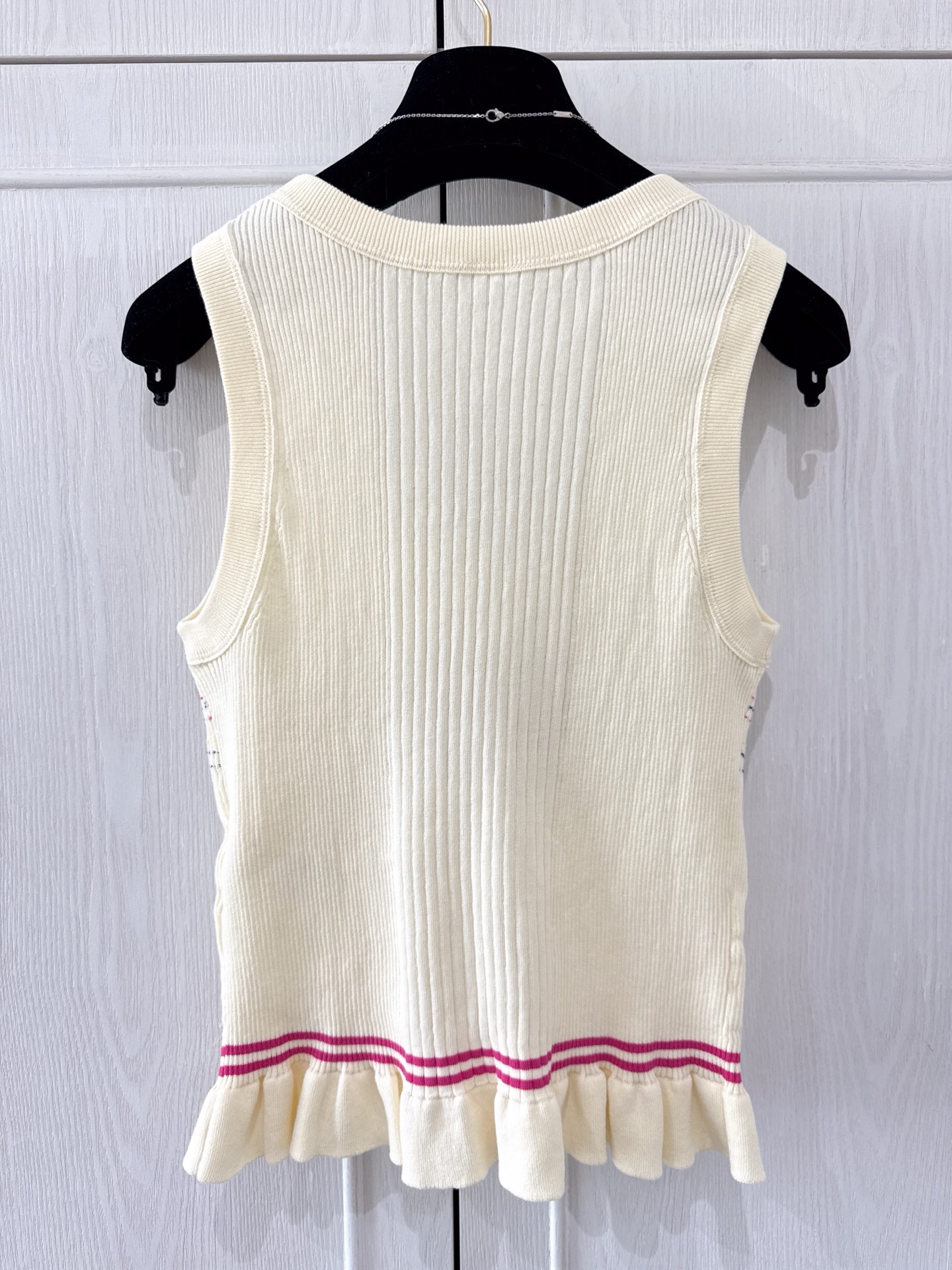 𝗖𝗵𝗮𝗻𝗲𝗹 Knitted Vest