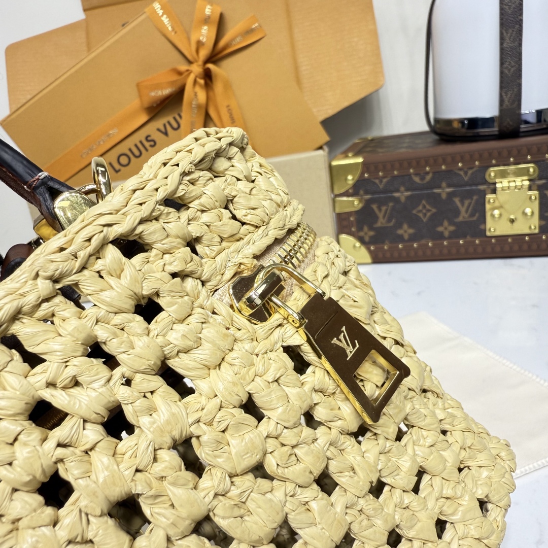 Louis Vuitton M14303 Vanity Chain Pouch