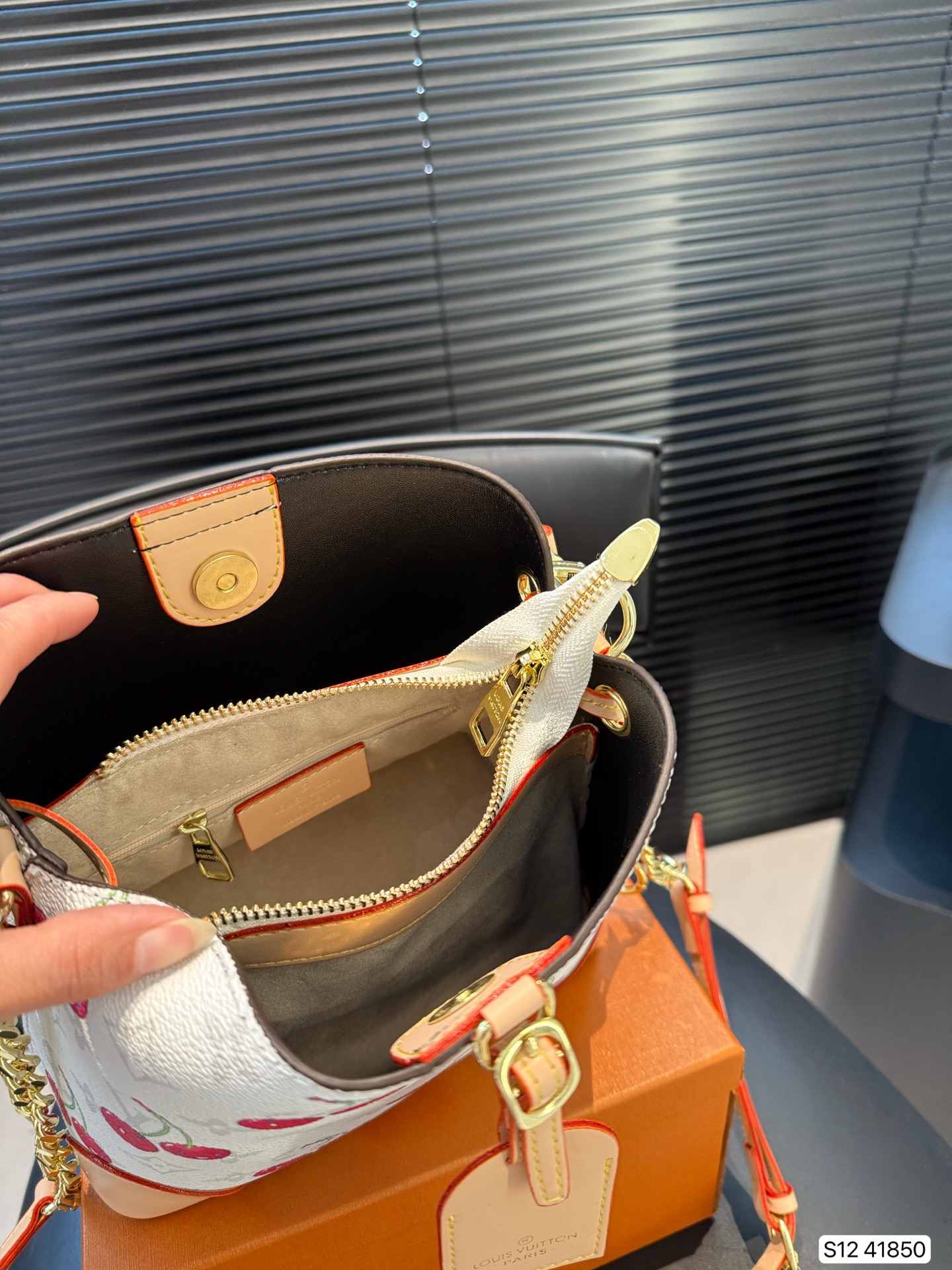 LV Bucket Bag cherry