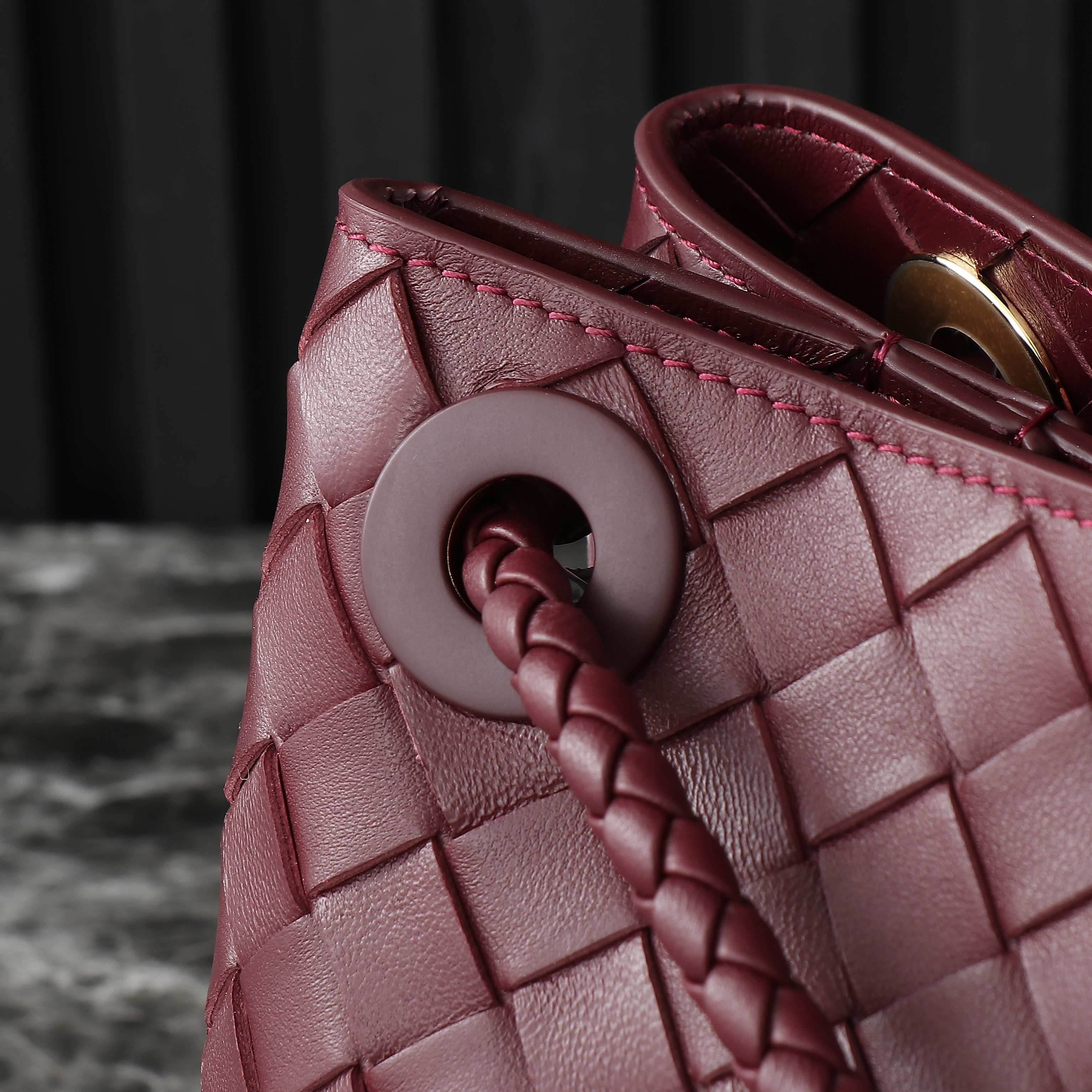 BV-East-West Andiamo-burgundy