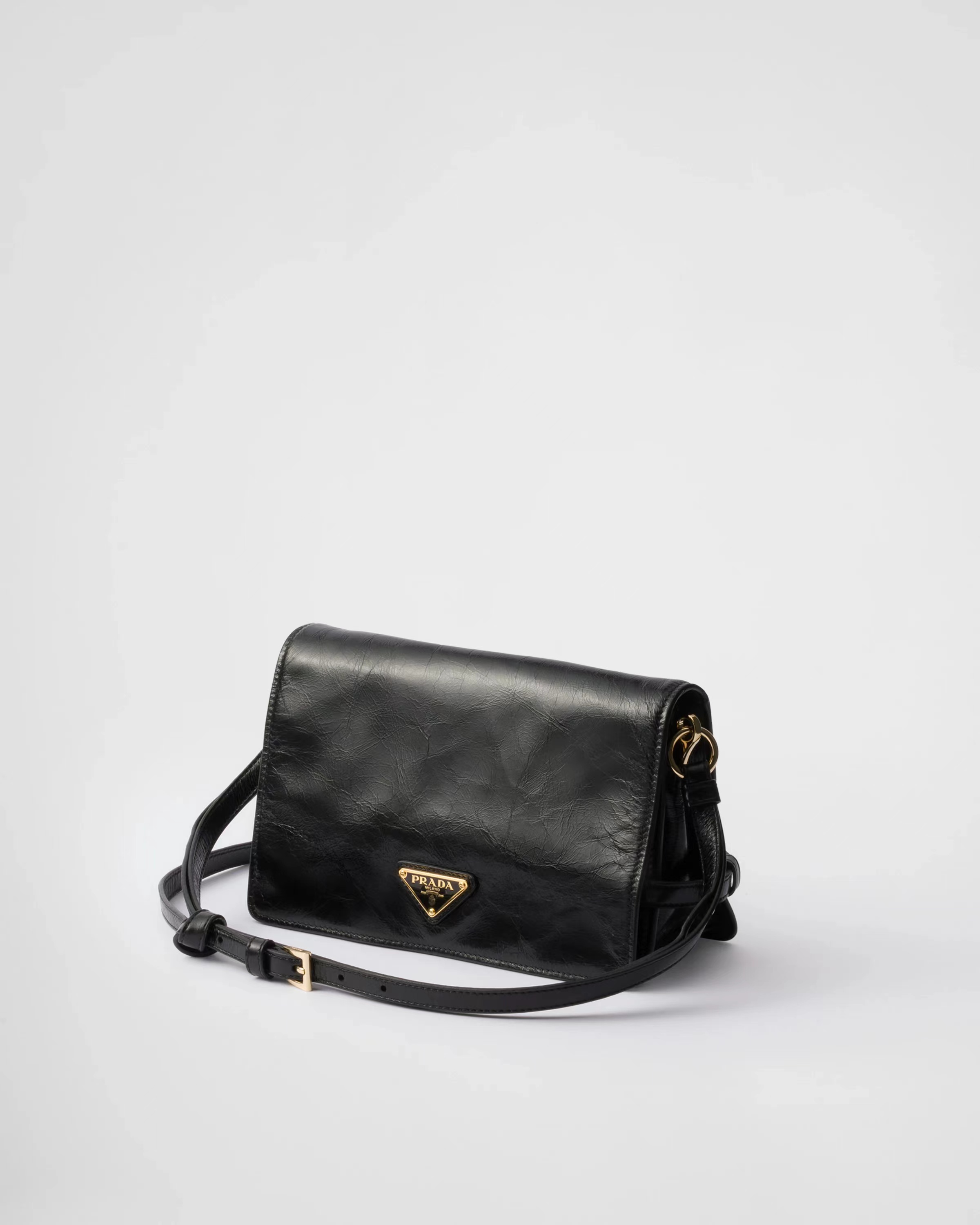 Leather shoulder bag