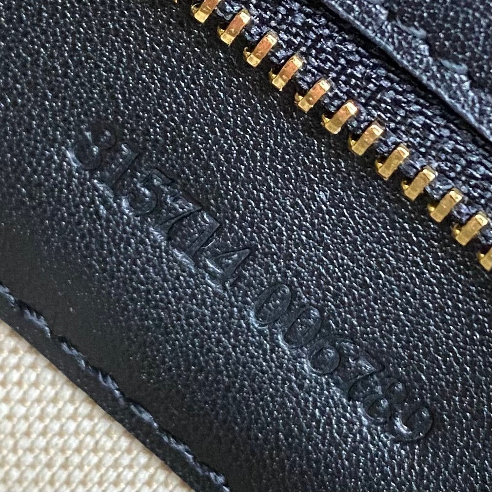 Gucci Blondie medium top handle bag