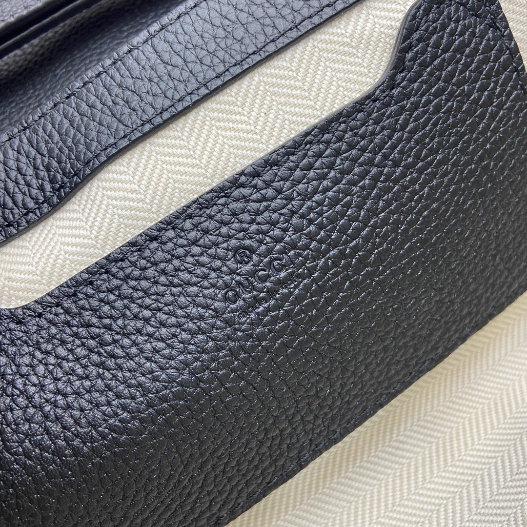 Gucci-Small crossbody bag with hook closure