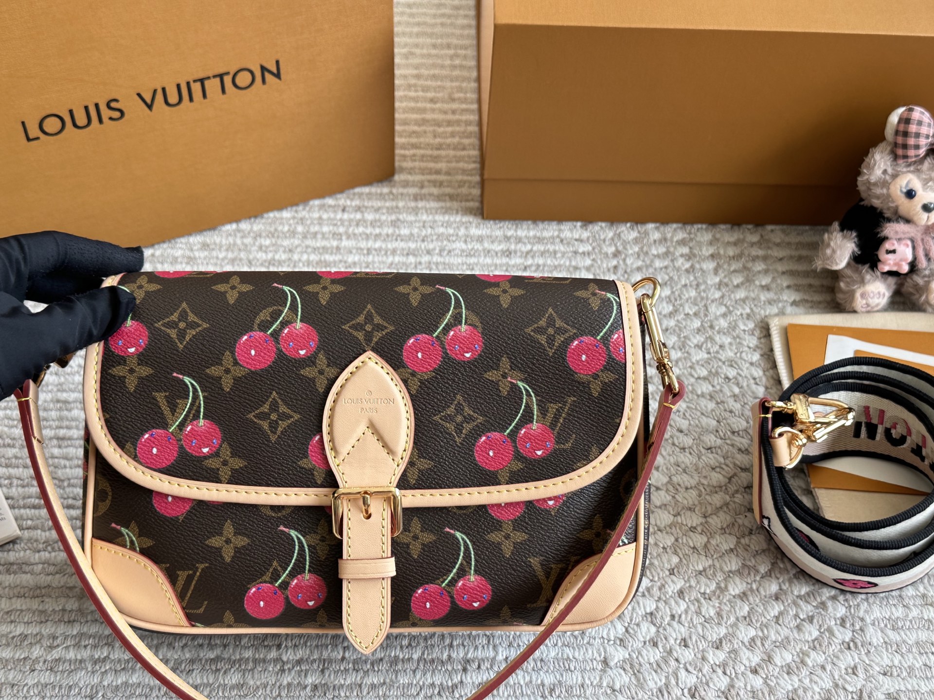 Louis Vuitton Diane cherry
