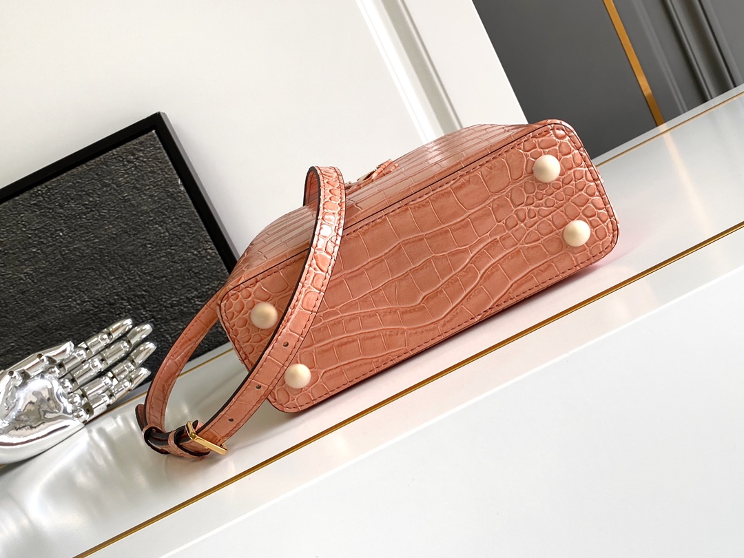 LV -M93429 -Capucines