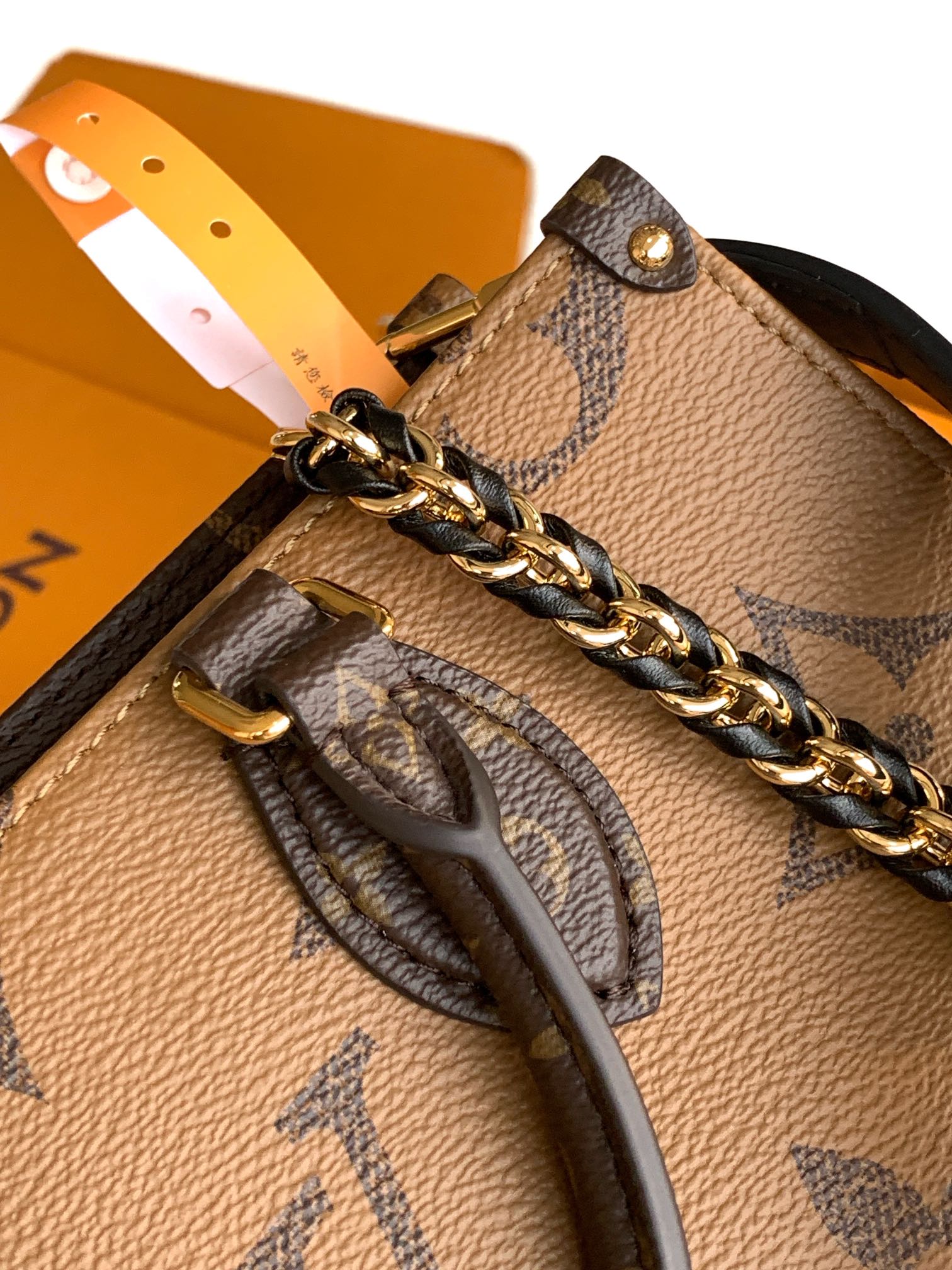 LV M14236 OnTheGo East West Chain