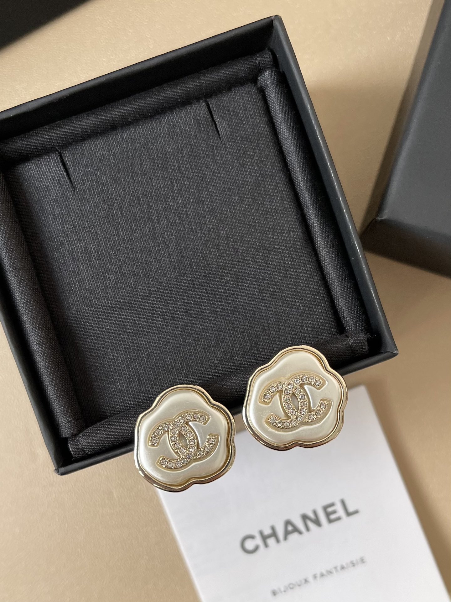 Chanel New 25A Cloud Stud Earrings