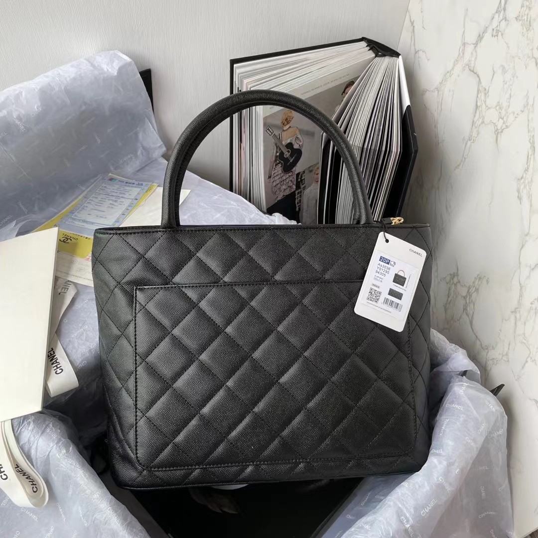 chanel Hilton bag-Black