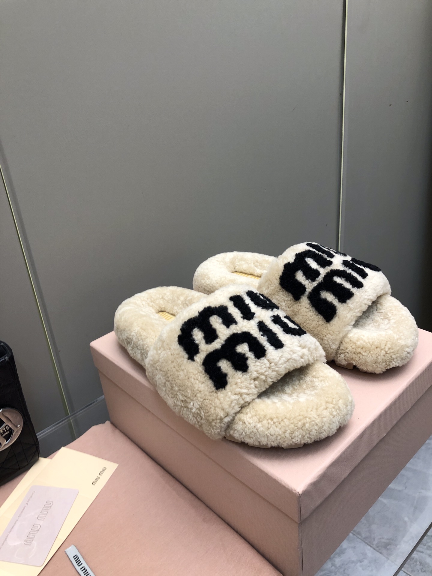 Miu Miu New Color Wool Slippers